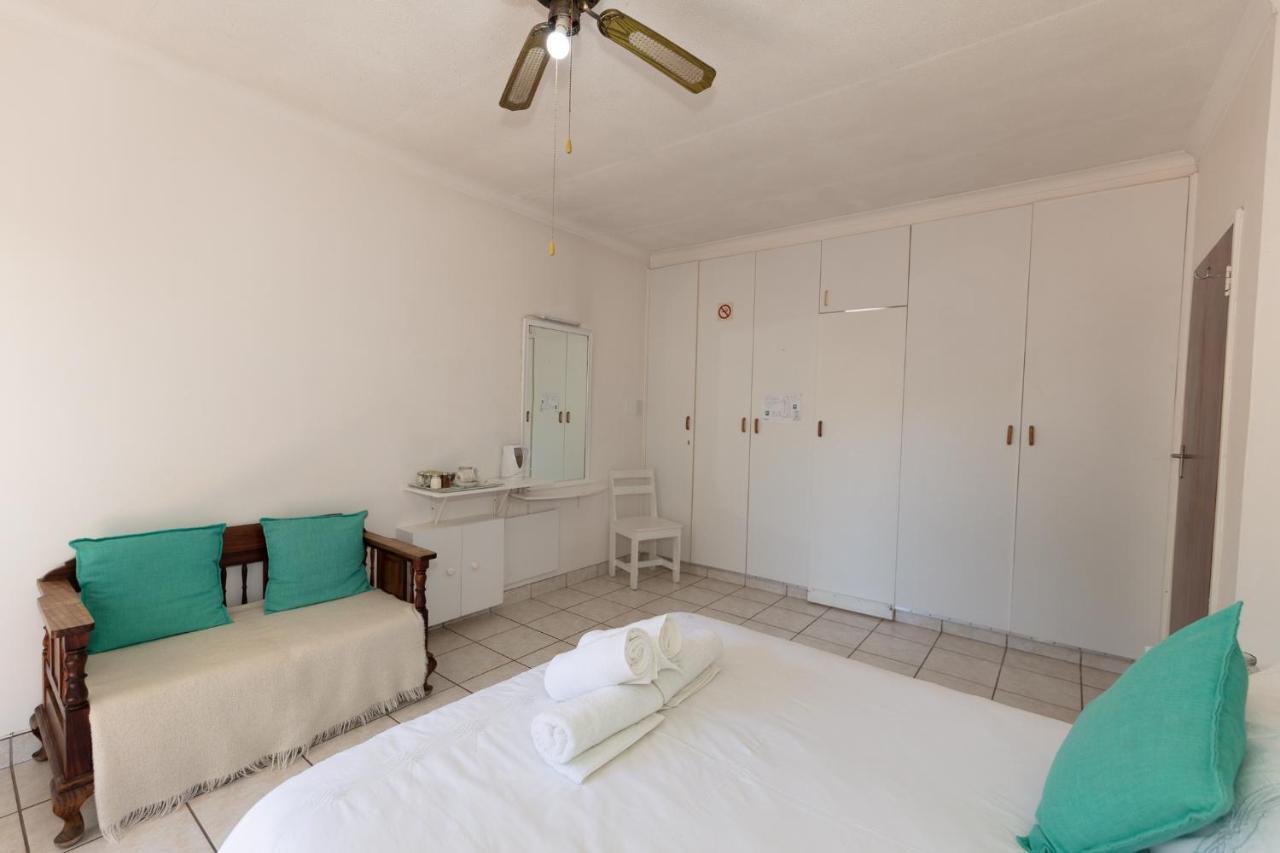 Nothando Backpackers Lodge Плеттенберг-Бей Екстер'єр фото
