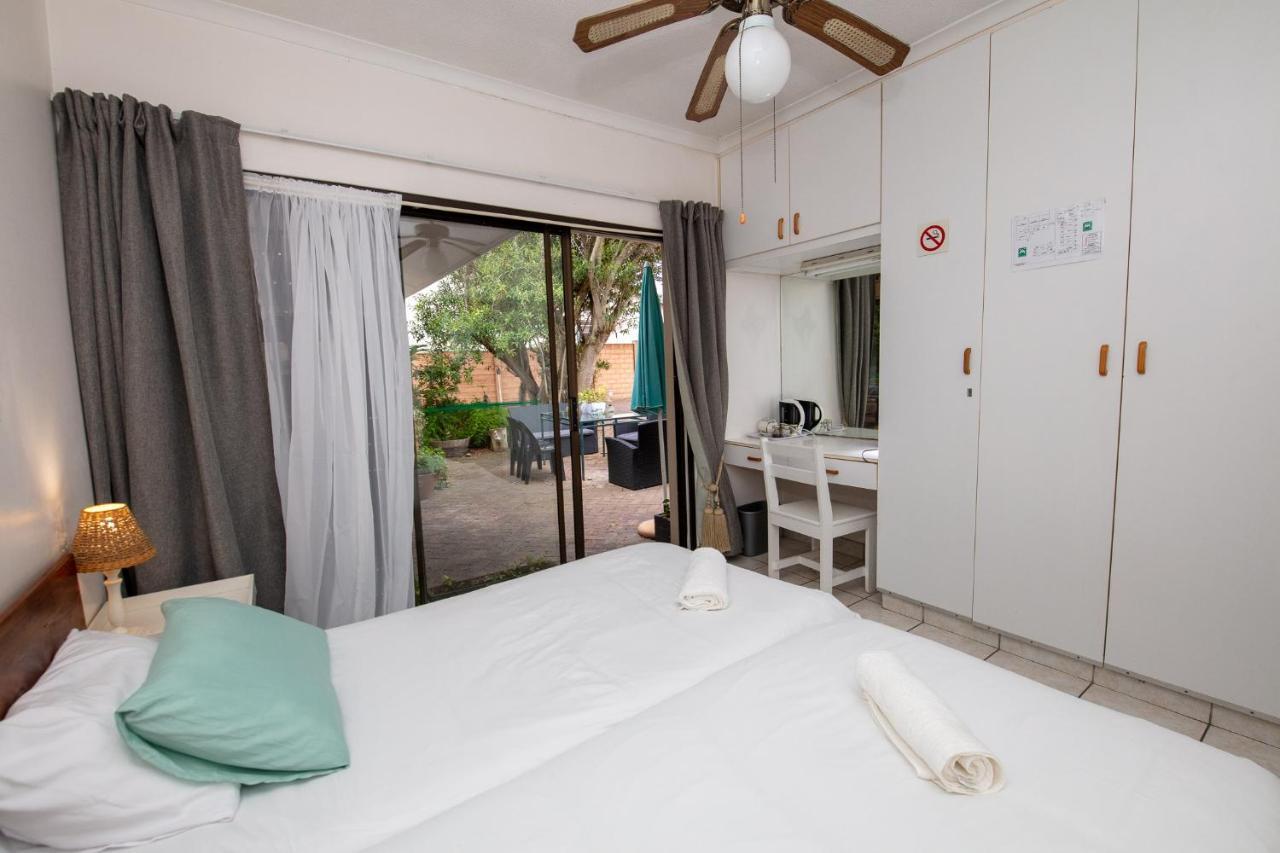Nothando Backpackers Lodge Плеттенберг-Бей Екстер'єр фото